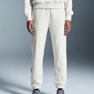 On Cloud Running Club Sweat Pants Joggers NWT Size XS